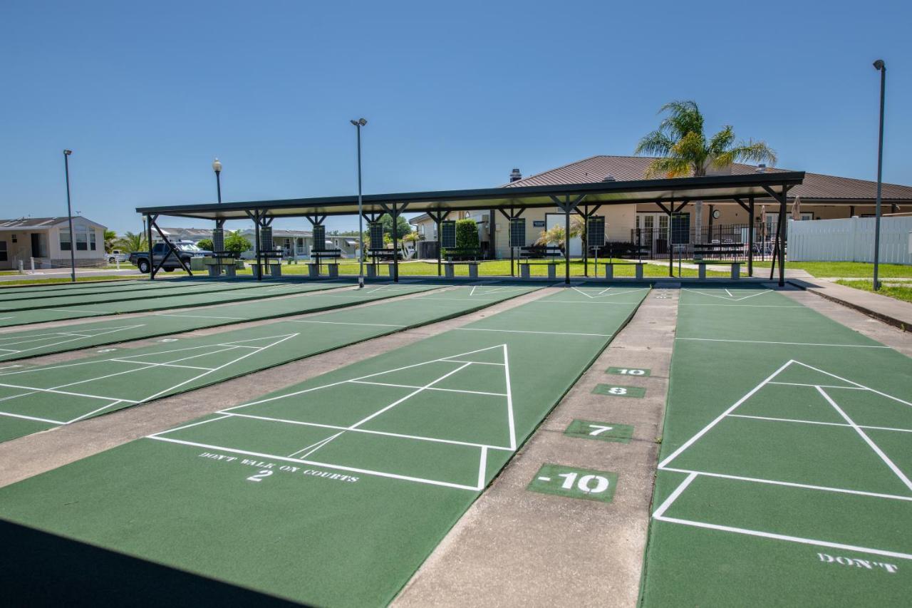 Majestic Oaks Rv Resort Zephyrhills Eksteriør billede