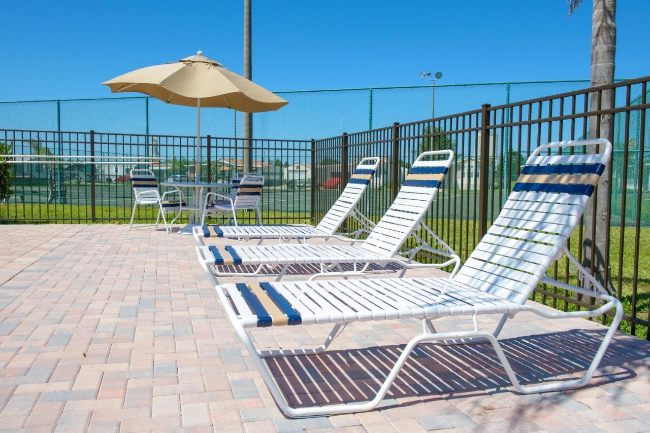Majestic Oaks Rv Resort Zephyrhills Eksteriør billede